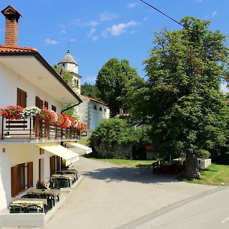 Farm Stay Pri Cepcovih Golac Exteriör bild