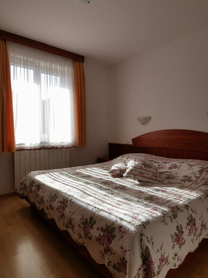 Farm Stay Pri Cepcovih Golac Exteriör bild
