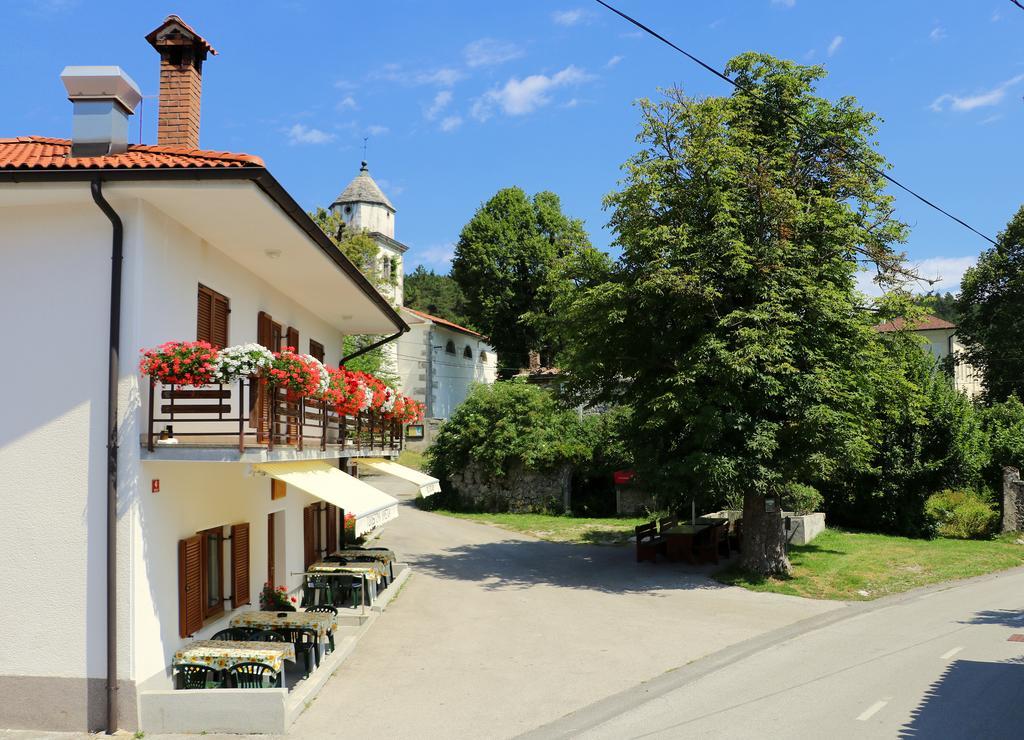 Farm Stay Pri Cepcovih Golac Exteriör bild