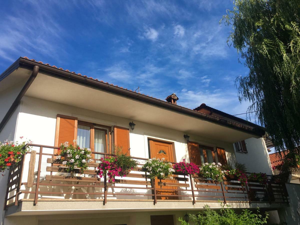 Farm Stay Pri Cepcovih Golac Exteriör bild
