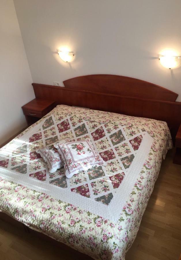 Farm Stay Pri Cepcovih Golac Exteriör bild